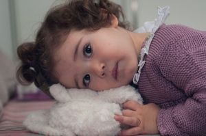 Celia y su oso