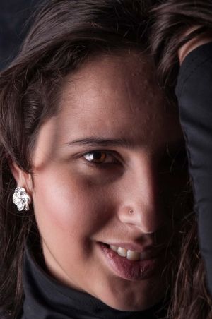 La chica del pendiente